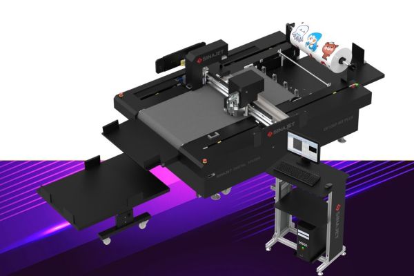 Table de découpe + vernis UV SINAJET